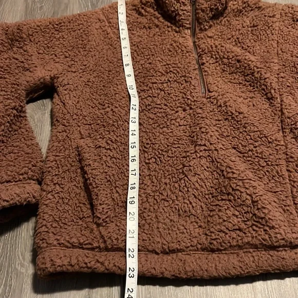 Abercrombie & Fitch teddy sweater . Size M - Picture 4 of 7